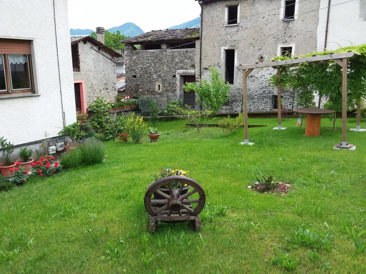 B&B Sentiero Valtellina Castello dell'Acqua Esterno foto